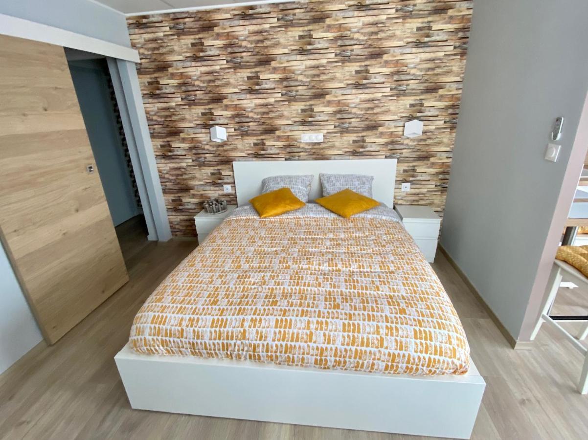 Logements Equipes A Onnaing Avec Espace Balneo En Option Proche Toyota, Autoroute Et Valenciennes Экстерьер фото